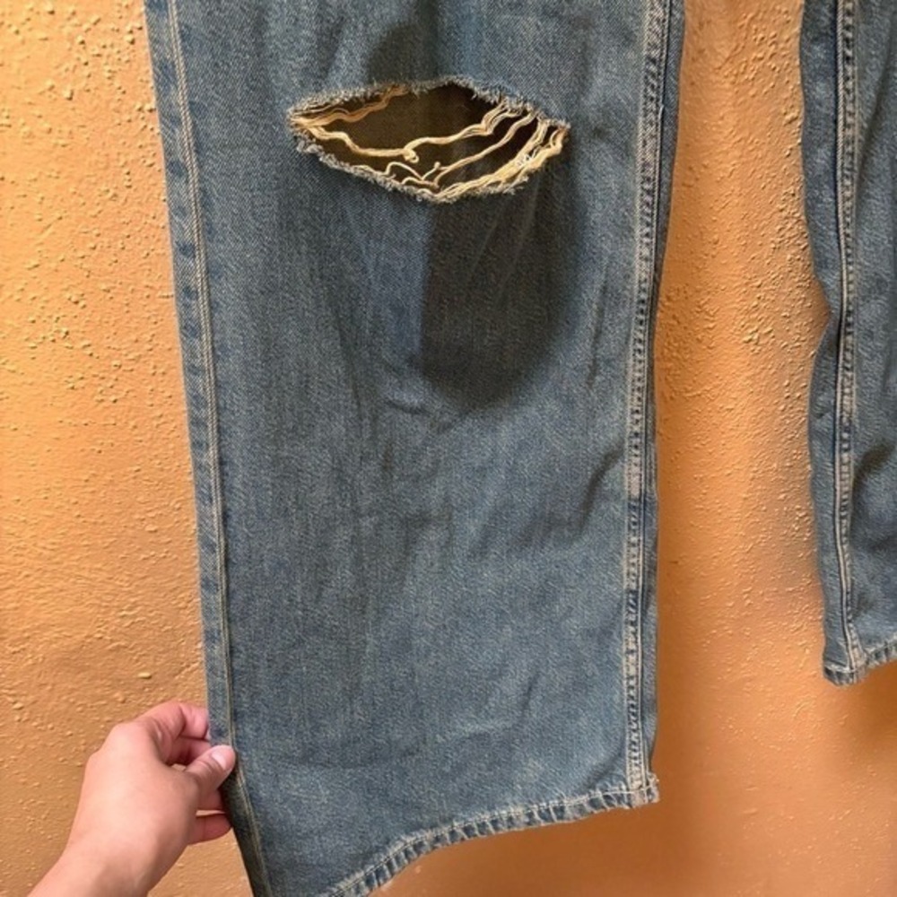 Arizona Jean Co Low RiseBaggy Jeans Size 6 Distressed Wide Leg Medium Wash Denim - Picture 4 of 11